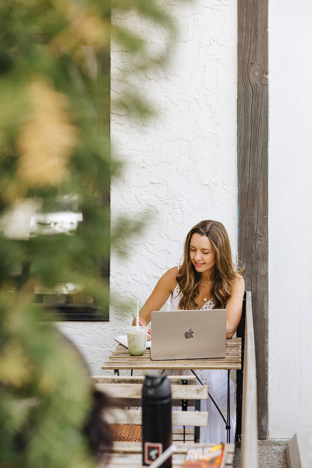 Robyn Clark working at a cafe